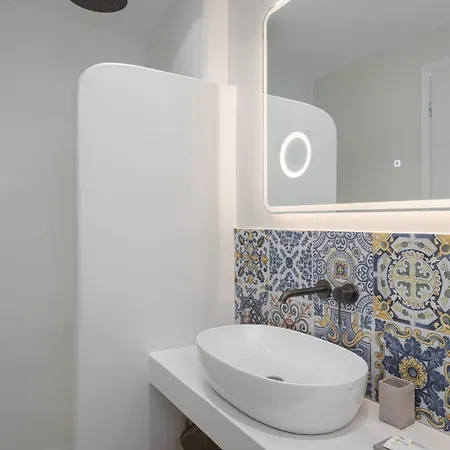 Retreat Hill Luxury Mykonos Villa *